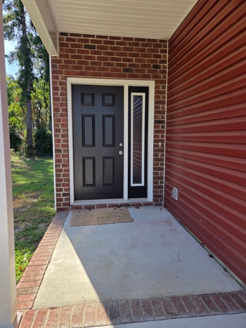 Goldsboro Apartment: 2813 McLain Street