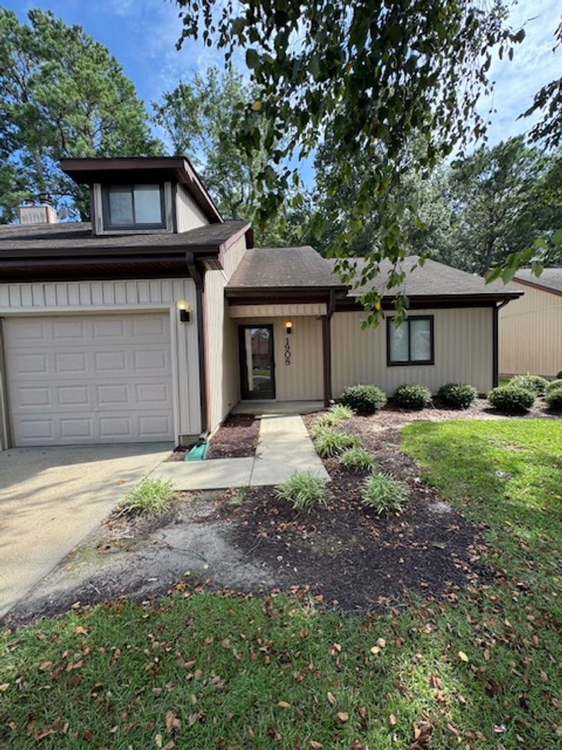 Goldsboro House: 1908 Stephens Ct