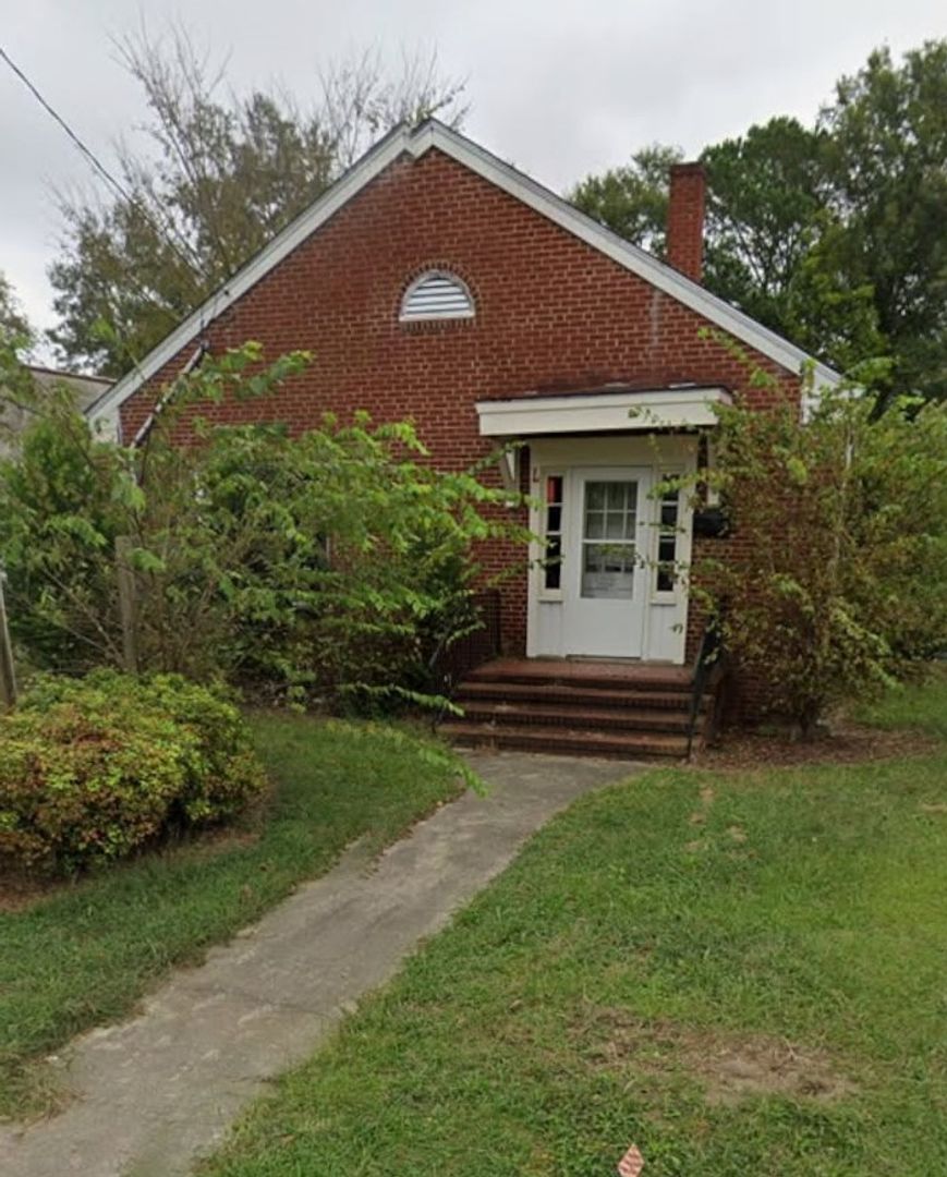 Goldsboro House: 308 S. Slocumb Street