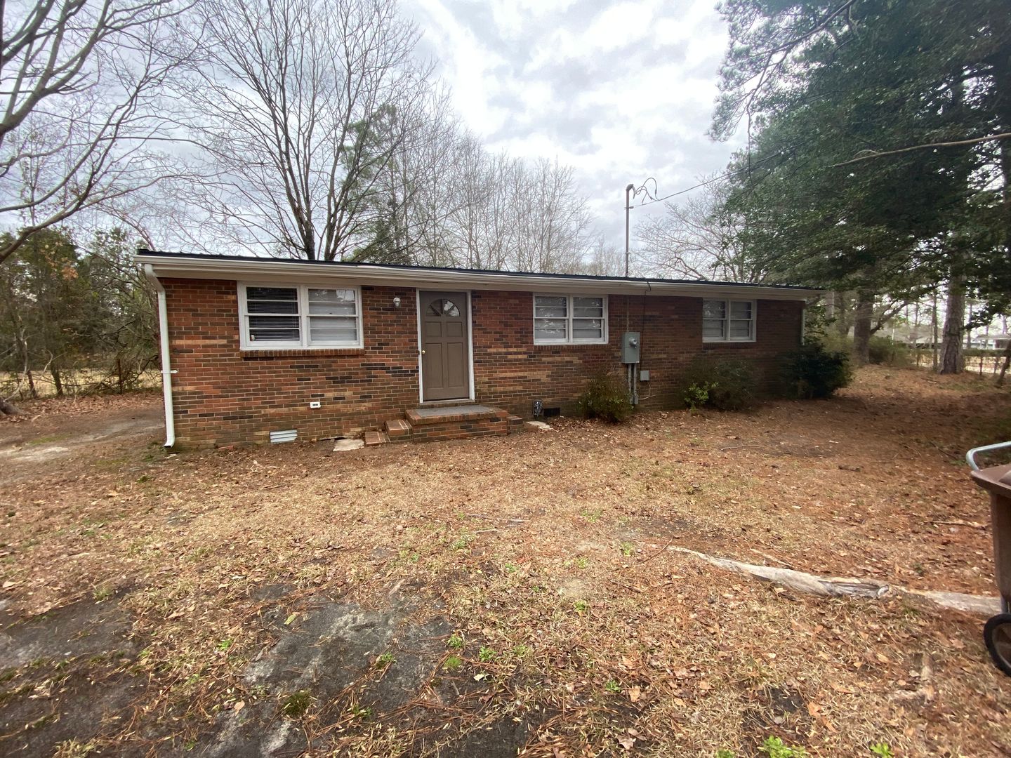 Dudley House: 111 Waldrop Road
