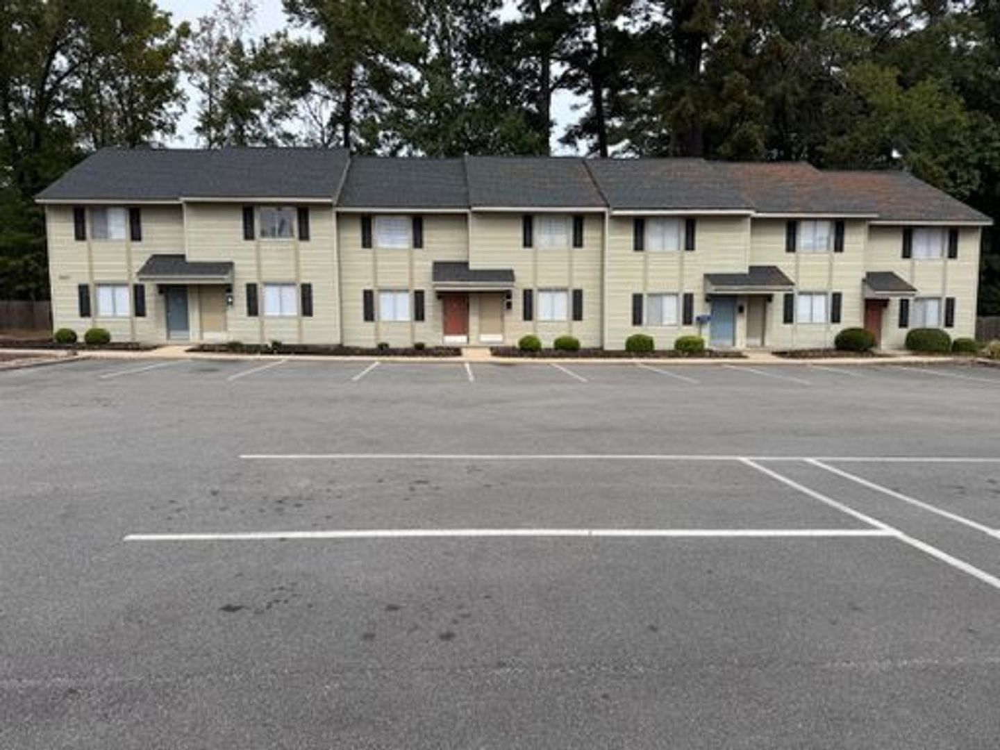 Goldsboro Apartment: 2001-2005 Peachtree Street