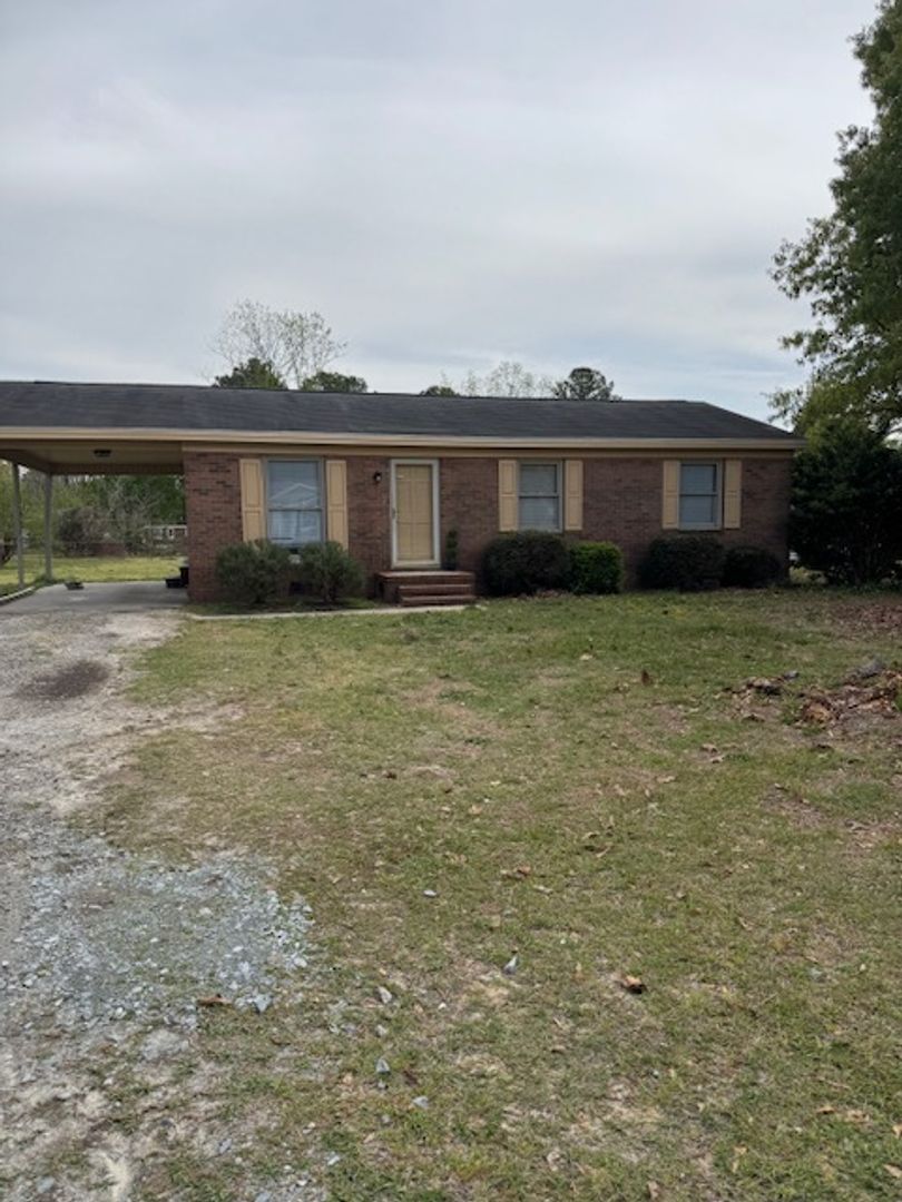 Goldsboro House: 112 Sandy Drive