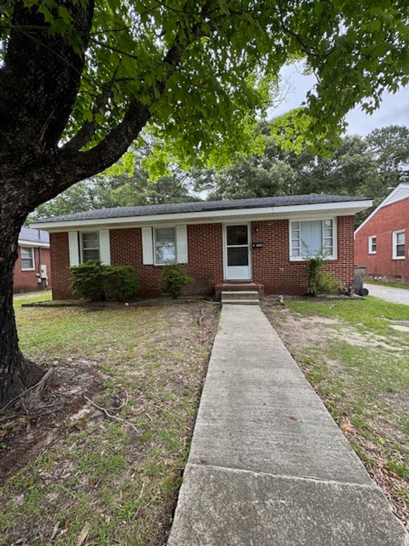 Goldsboro House: 908 N. Audubon Avenue
