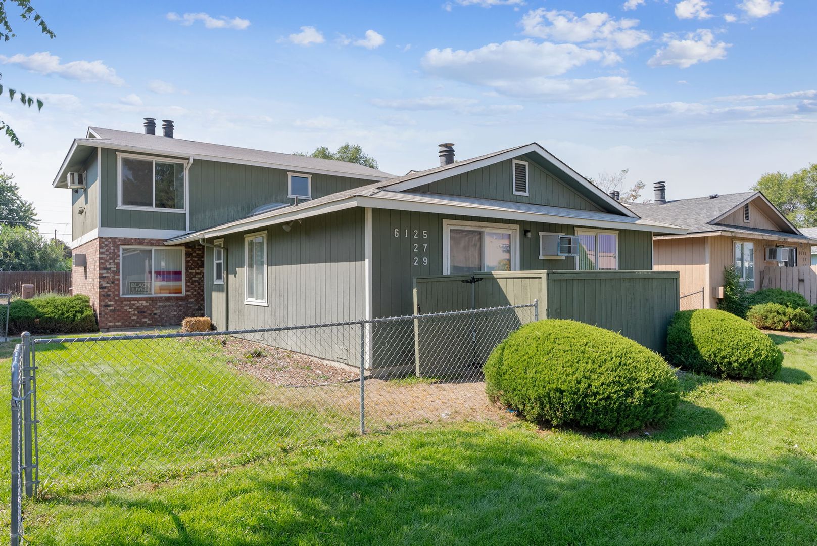 Spokane Apartment: 6125 N Addison