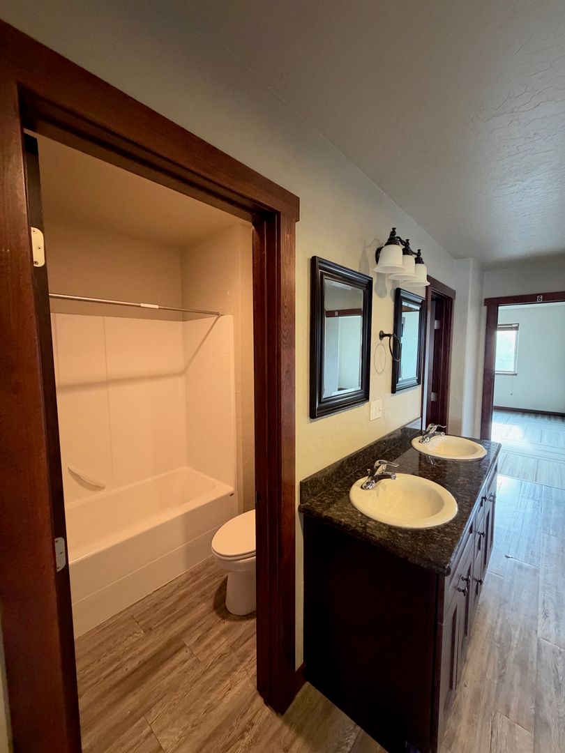 Townhomes Cheney LLC 16 of 24