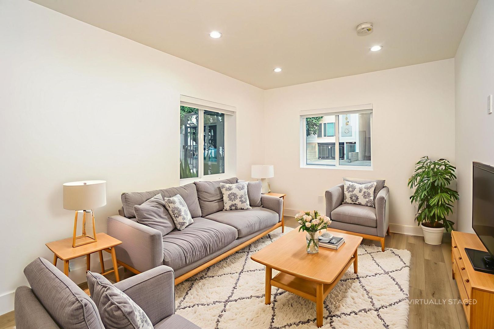 West Hollywood Apartment: 937 N. Orange Grove Ave