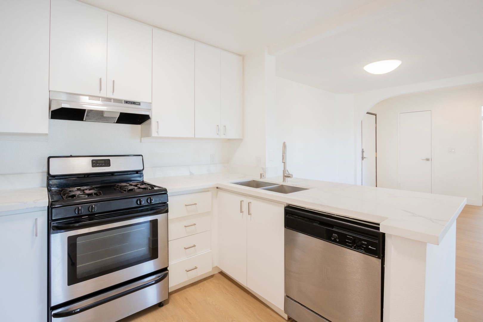 10020 Zelzah Avenue 5 of 8