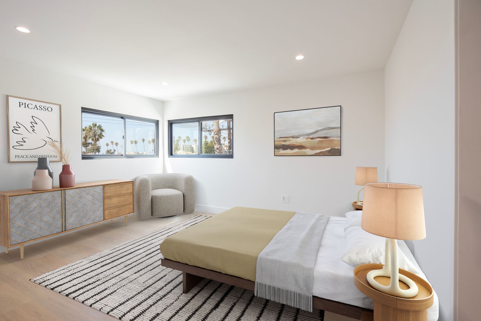 Santa Monica Apartment: 2103 3rd St