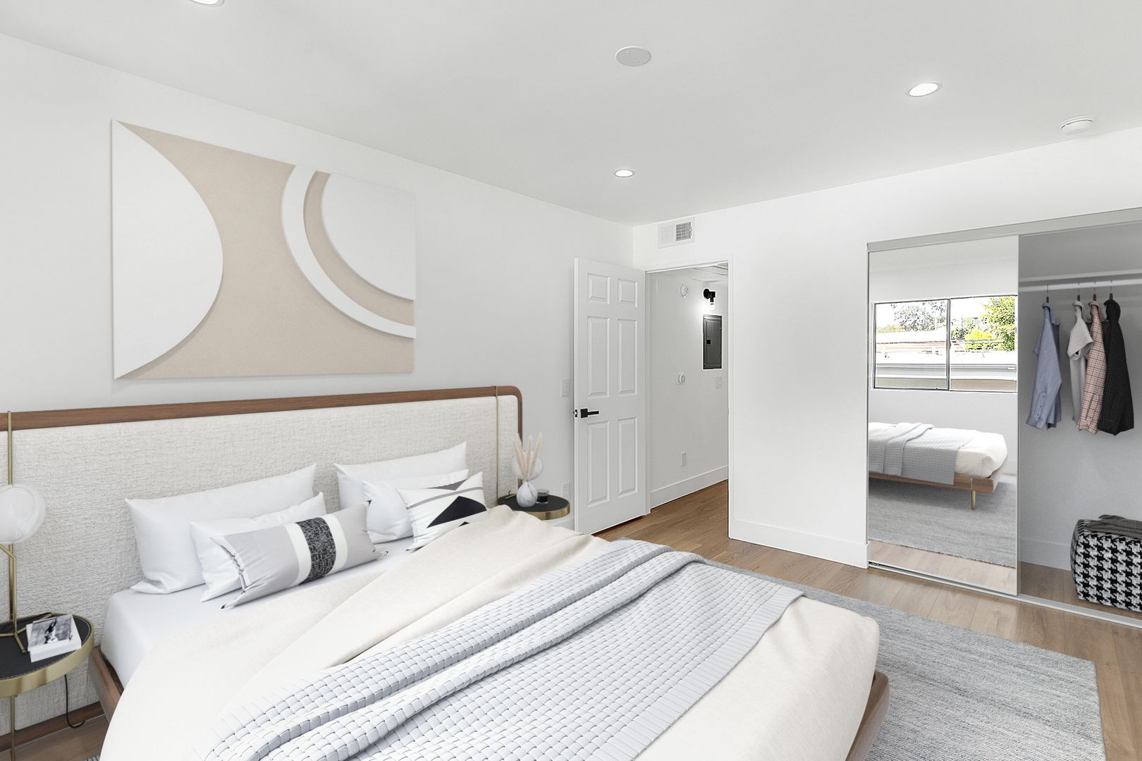 Los Angeles Apartment: 12420 Woodgreen St