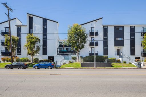 Updated 1BR/1BA in Valley Village | In-Unit W/D, Private Balcony & Stainless Steel Appliances – photo 1