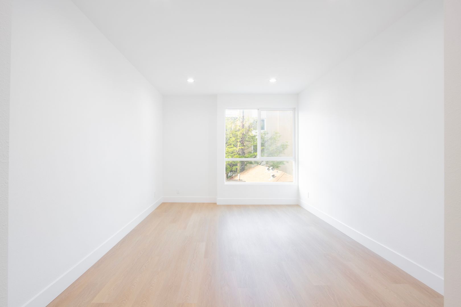 1616 N Serrano Ave. 7 of 12