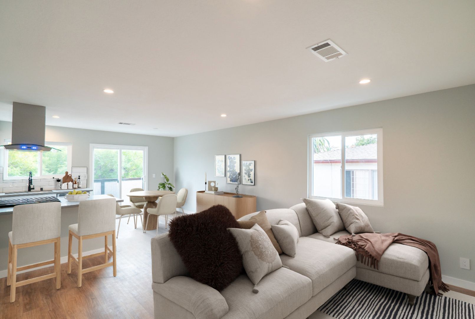 Los Angeles Apartment: 5847 Willoughby Avenue