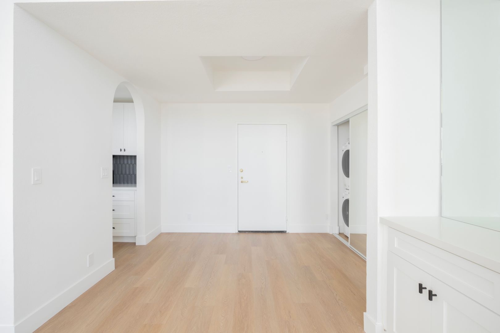 1616 N Serrano Ave. 10 of 12