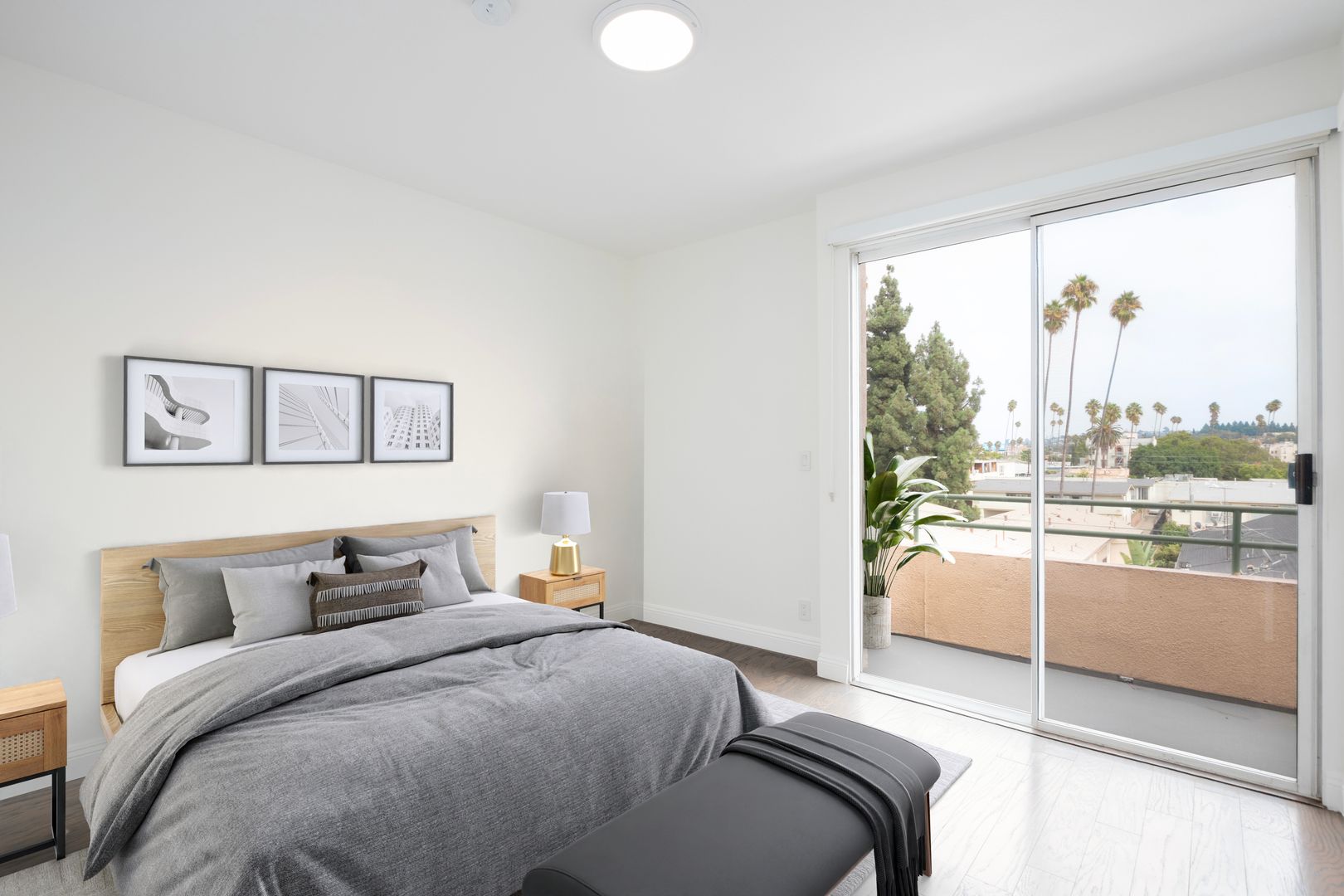 Los Angeles Apartment: 1616 N Serrano Ave.
