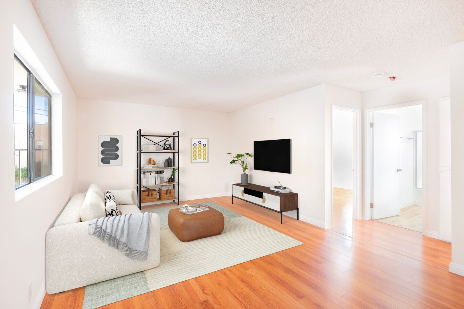 Los Angeles Apartment: 980 White Knoll Dr