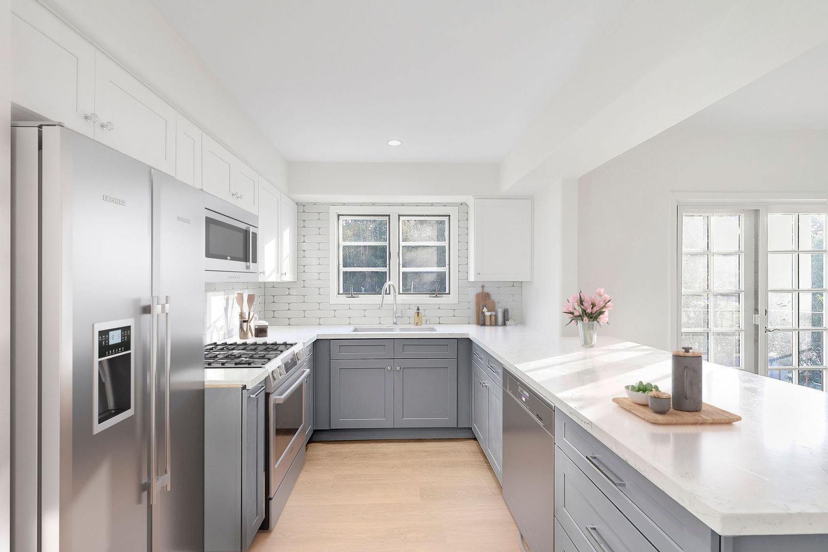 Santa Monica Apartment: 1133 25th St