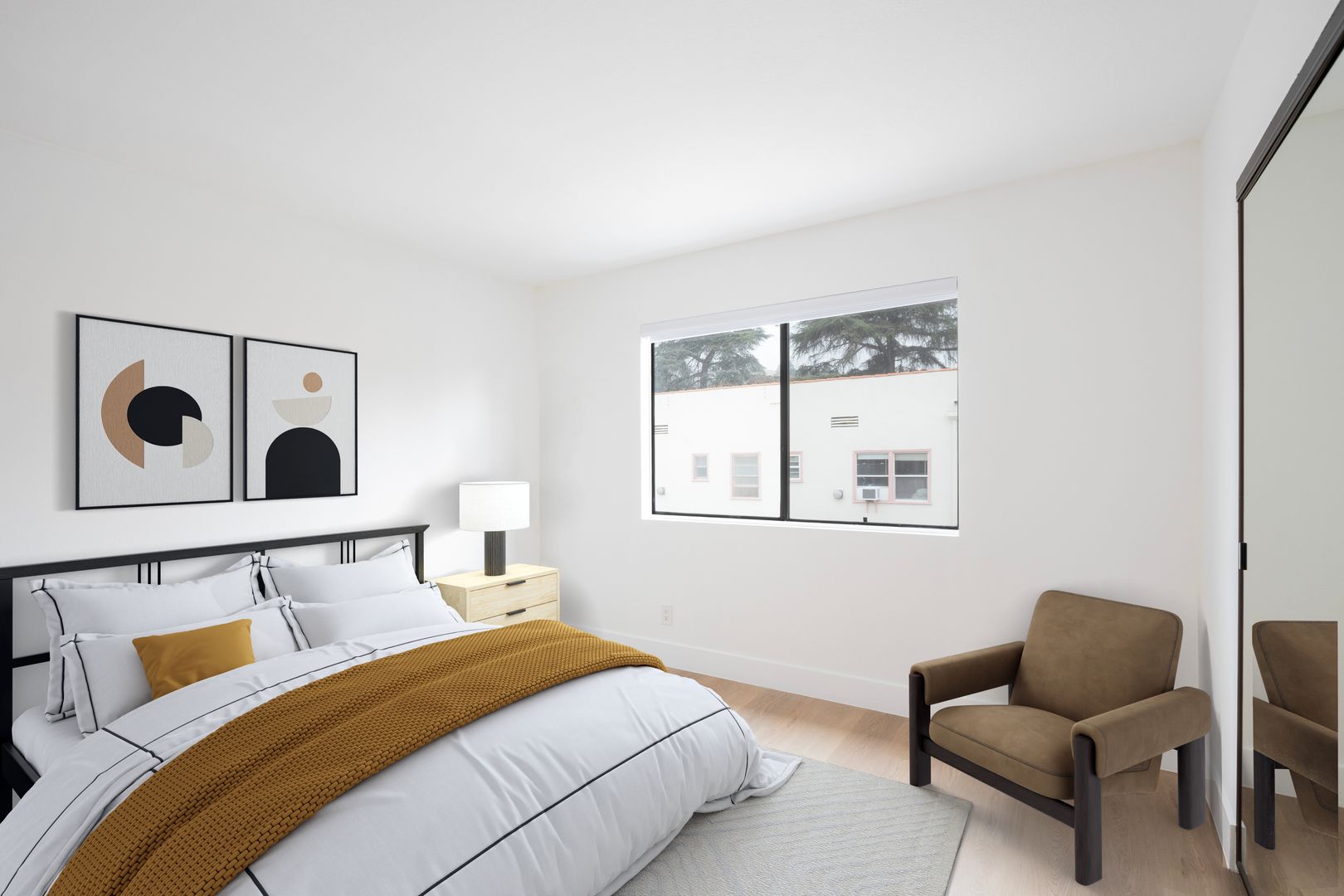 Los Angeles Apartment: 2123 Rodney Drive