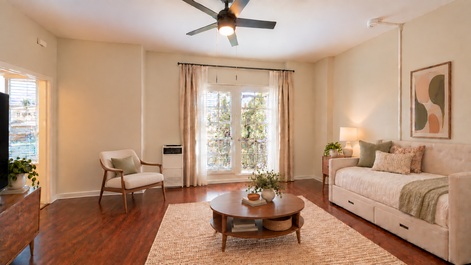 Los Angeles Apartment: 715 S. St. Andrews Place