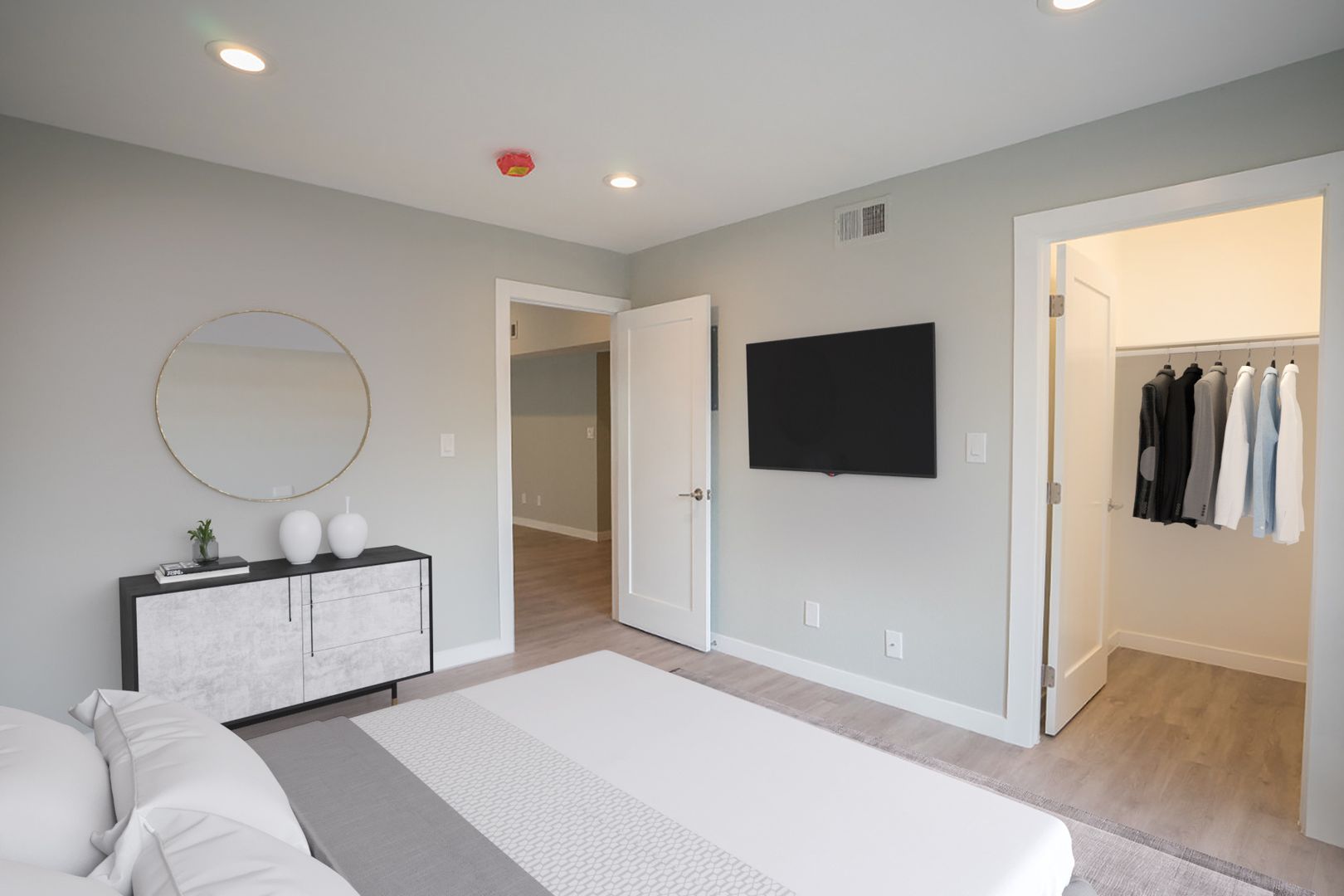 Los Angeles Apartment: 3426 W 1st St