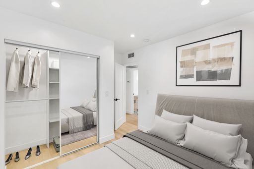 Experience Modern Echo Park Living with Stunning Views at 1815 Bellevue Ave! – photo 1