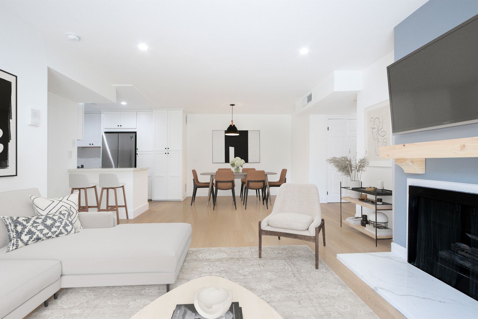 Los Angeles Apartment: 12420 Woodgreen St