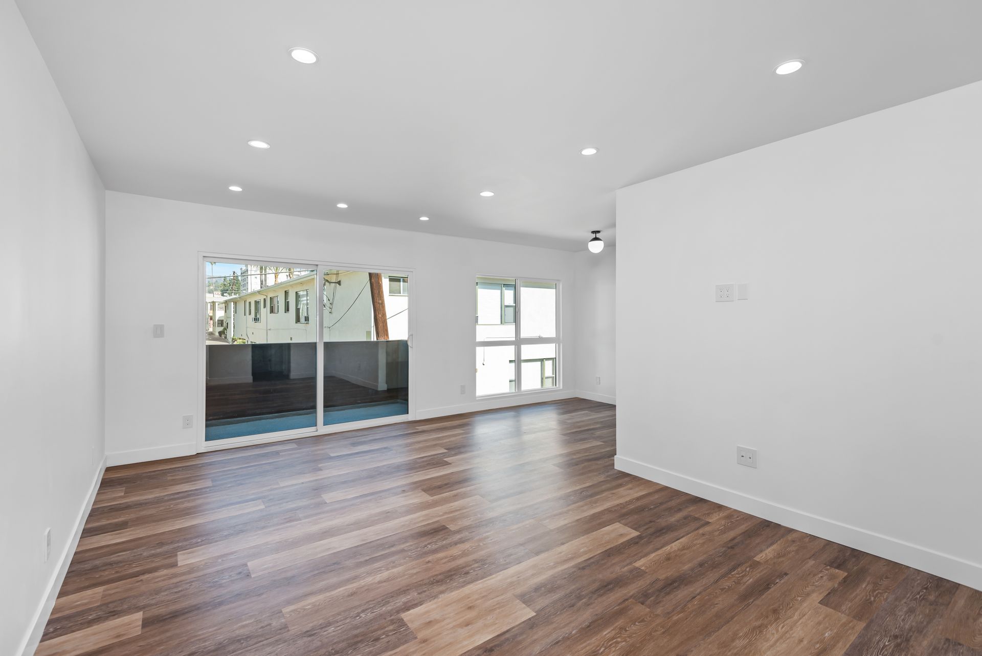 1563 Gordon Street 7 of 12