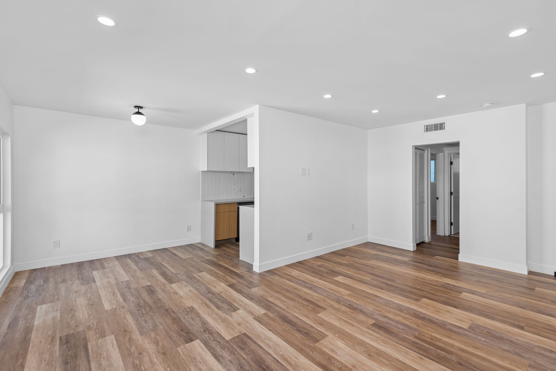 1563 Gordon Street 11 of 12