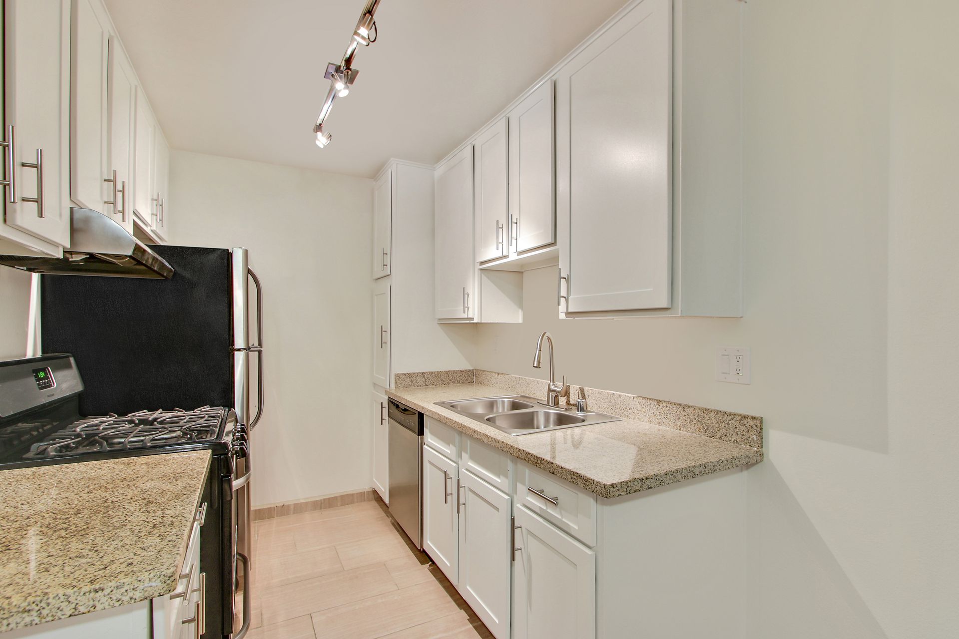 514 S Catalina Street - Tremont Apartments 10 of 12