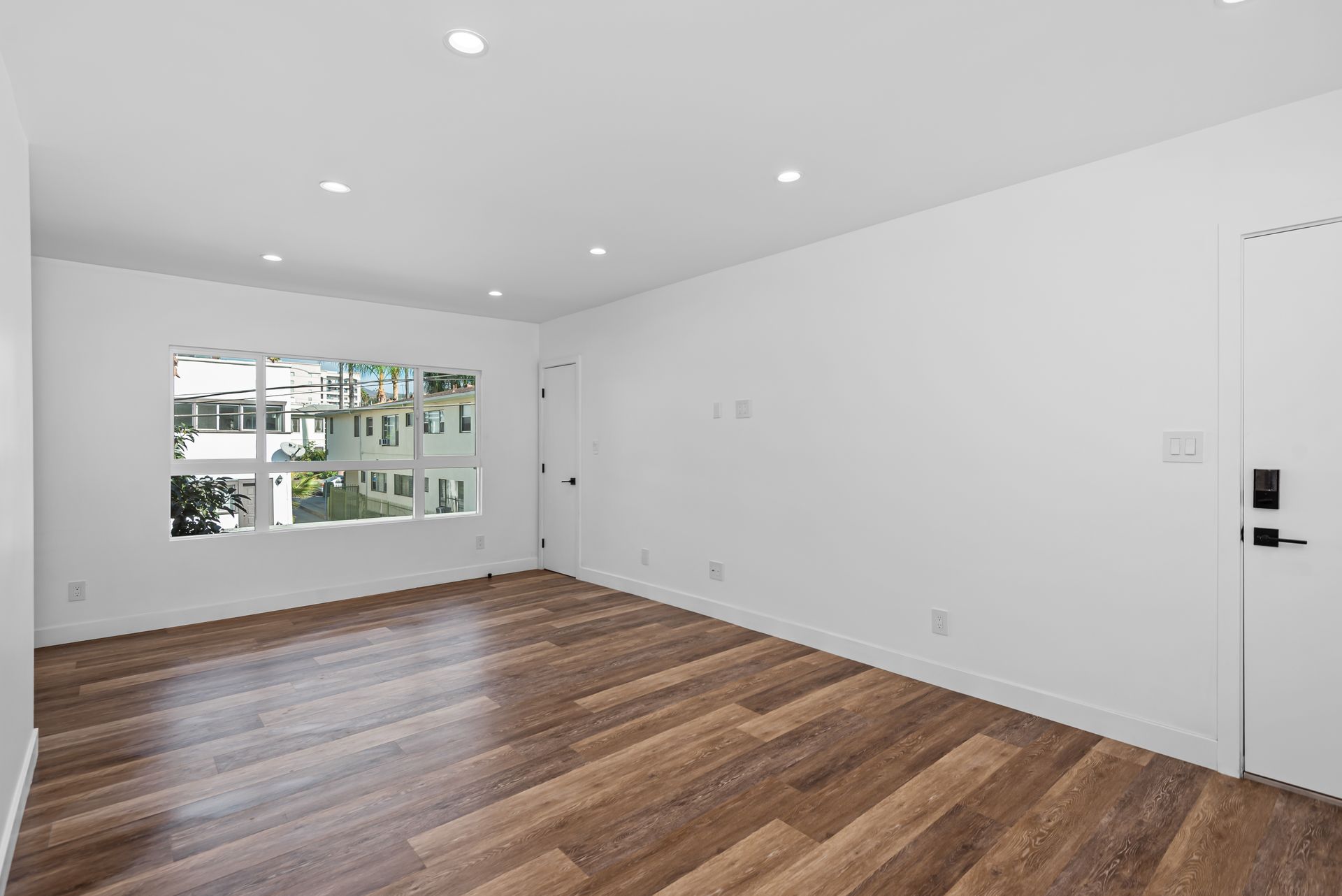 1563 Gordon Street 5 of 12