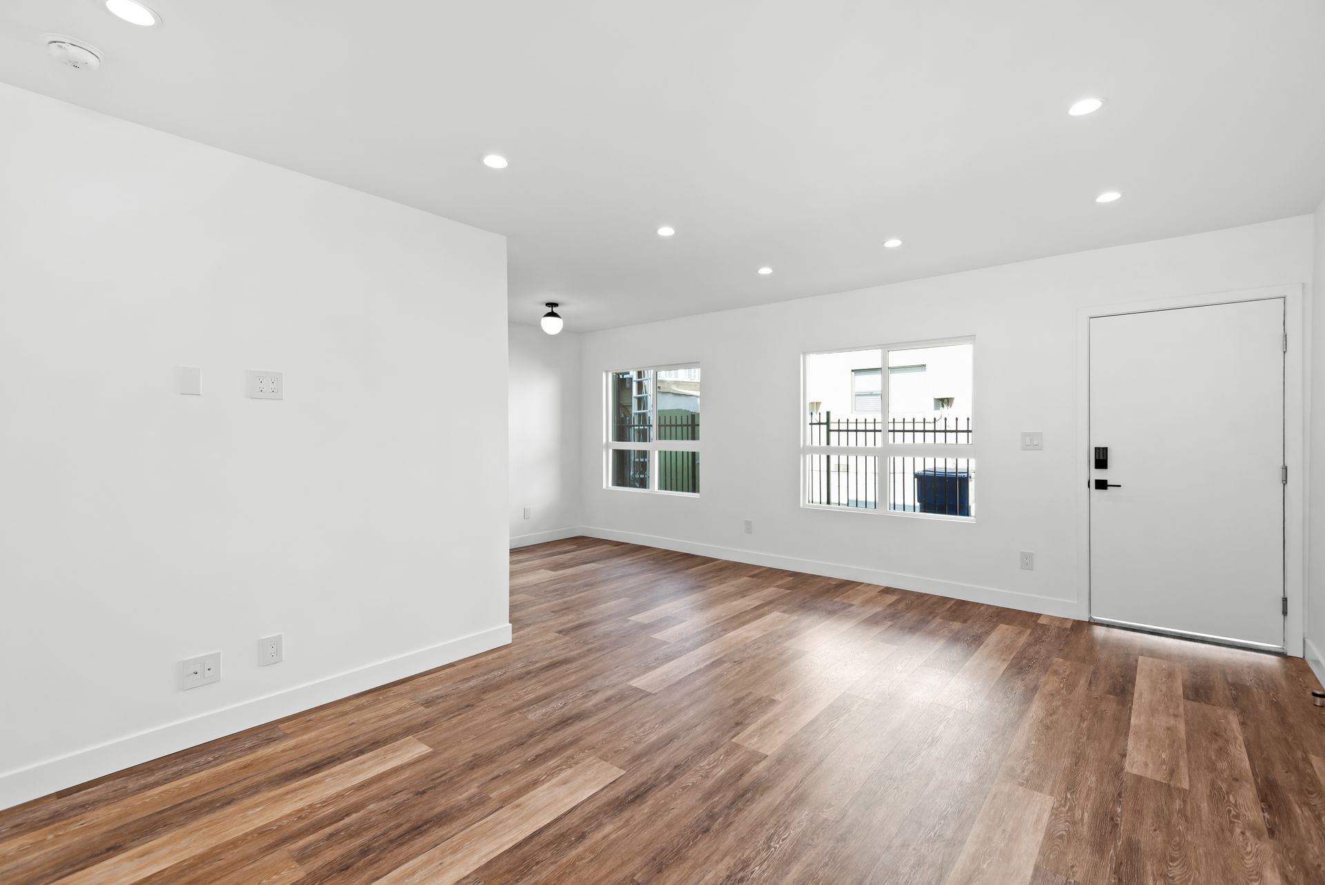 1563 Gordon Street 6 of 12
