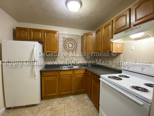 1 Bedroom 1 Bath Garden Level Apartment in Holley, NY – photo 1