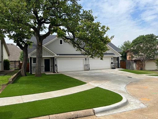 AVAILABLE NOW - WALKING DISTANCED TO BEDFORD JH - NO MOWING! – photo 1