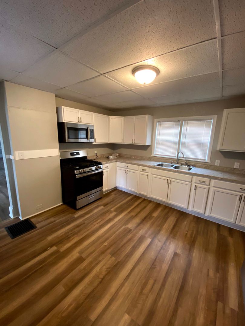 Davenport House: 915 Farnam Street