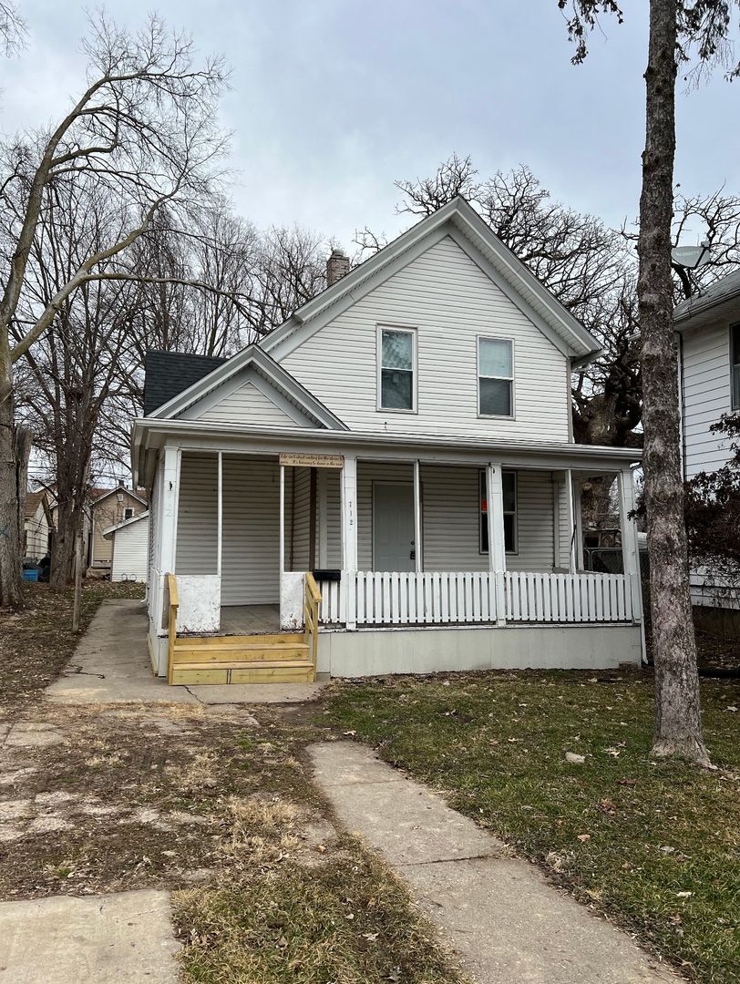 Davenport House: 712 E 15th Street