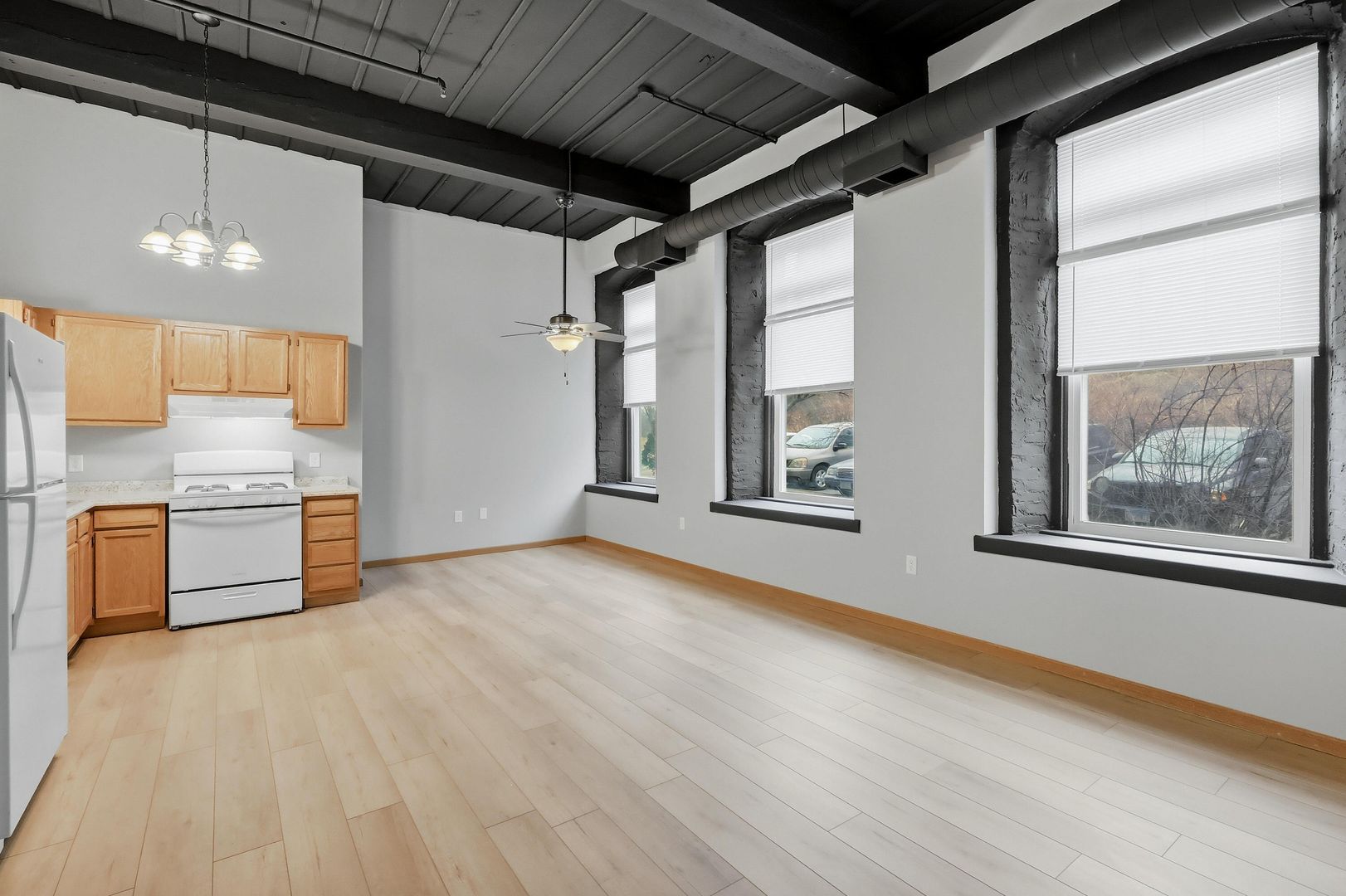 Rock Island Apartment: 1220 51st Ave