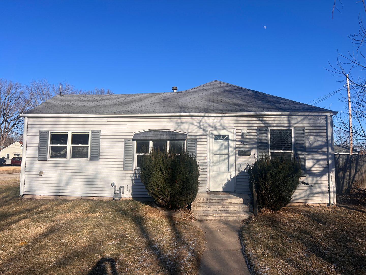 Davenport House: 503 S Elsie