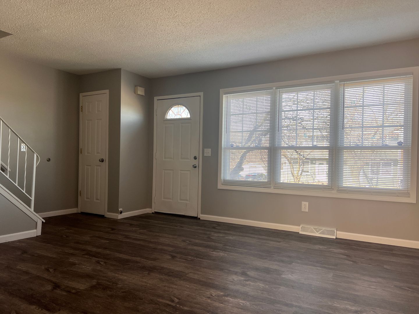 Davenport Apartment: 1703-1706 W 55th Street