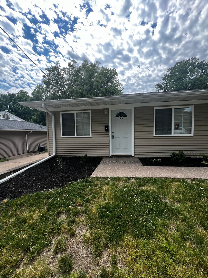 Davenport Apartment: 1014 - 1020 Oneida Avenue