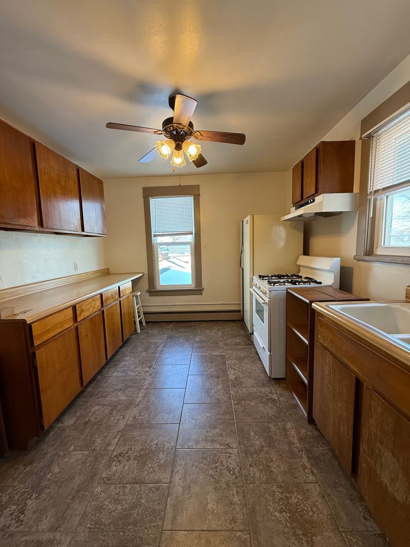 Moline Apartment: 1835 15th Street