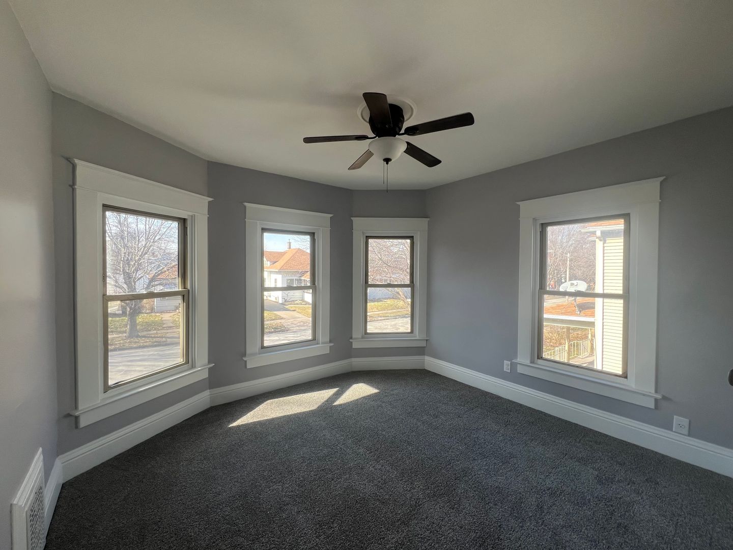 Davenport Apartment: 2415 Farnam Street