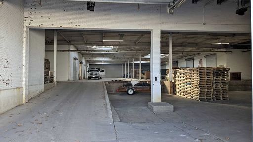 Commercial Contractor bays for rent! Secured location + 24/7 camera surveillance