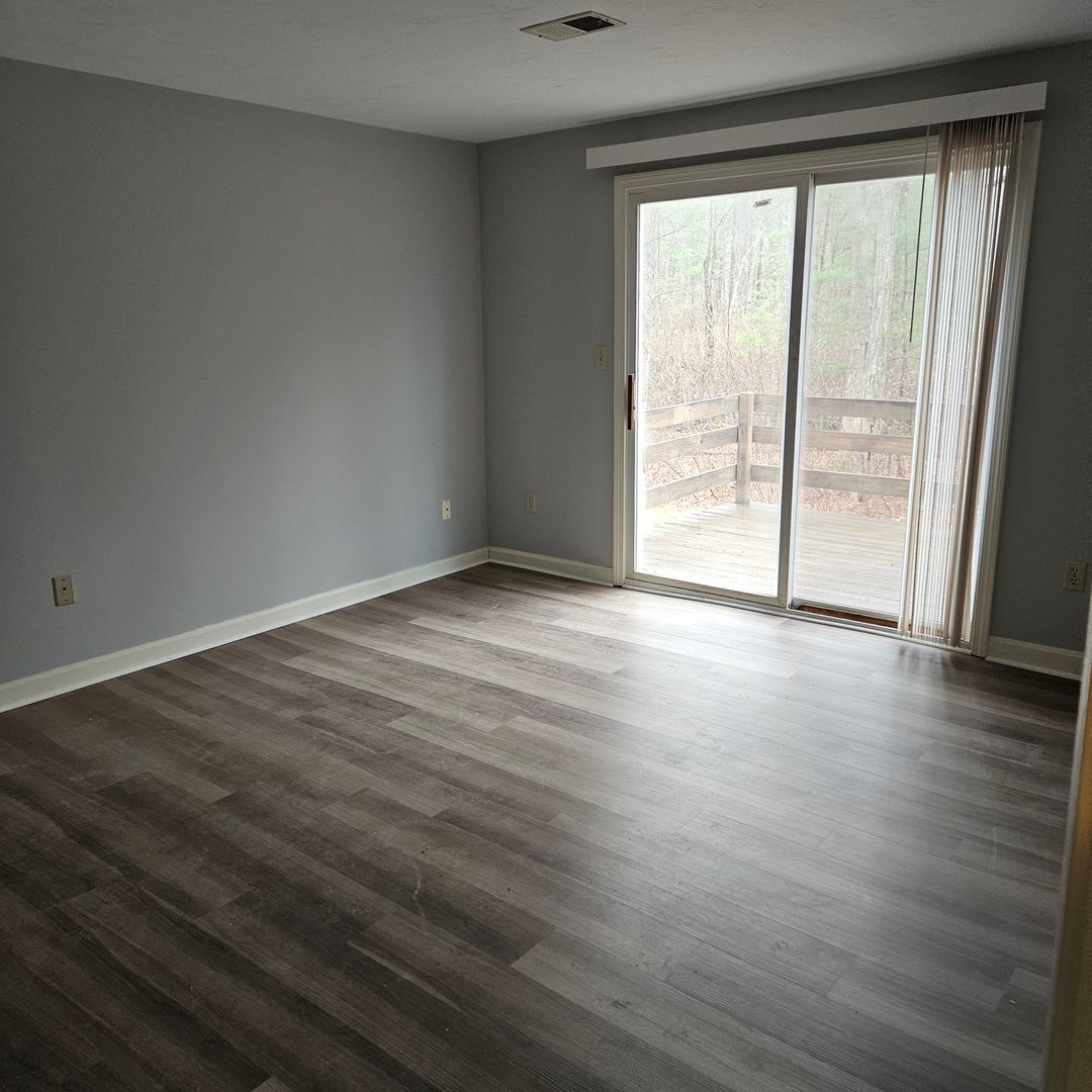 N. Easton Apartment: Janine Drive