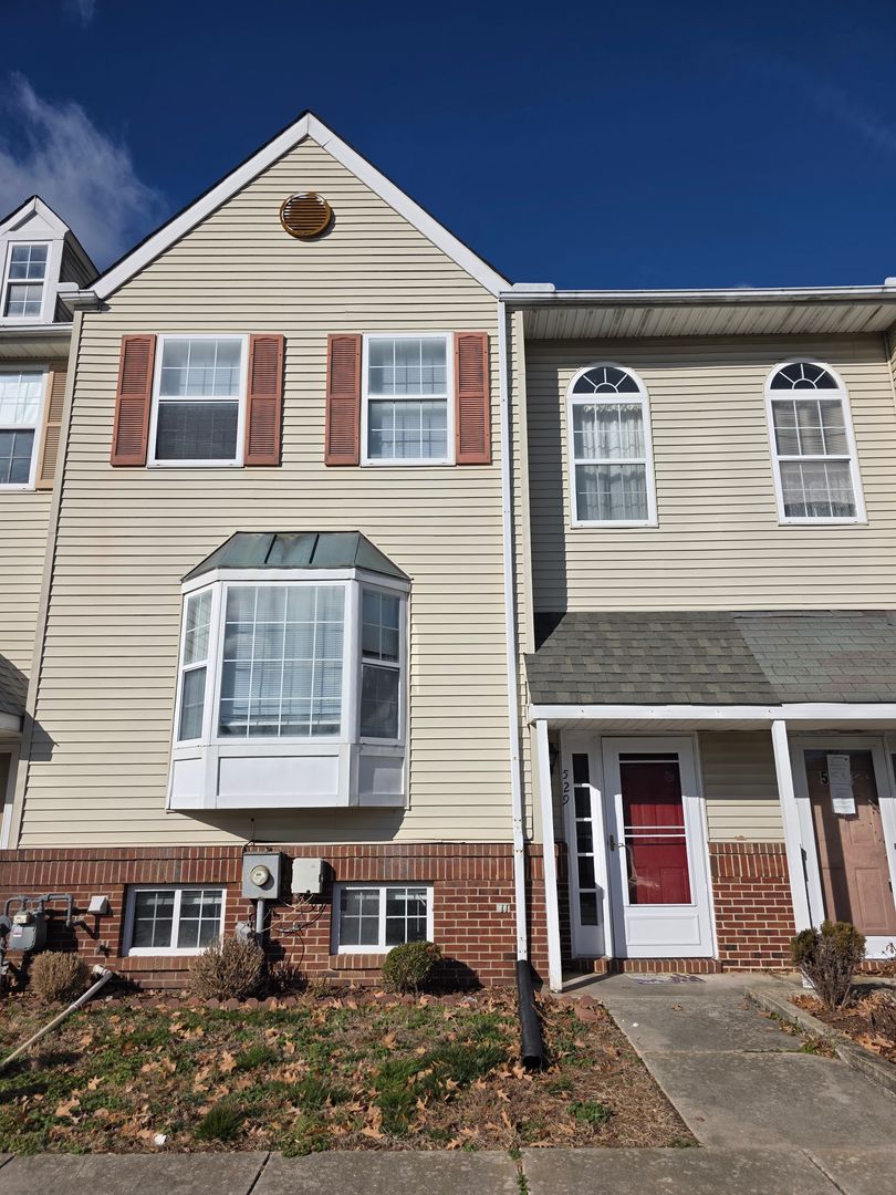 Dover Townhome: 529 Schooner Way