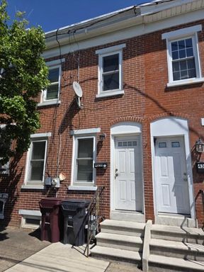 Wilmington Rowhome - Hedgeville Area – photo 1