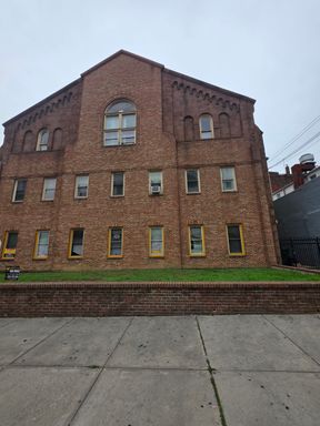Prime Downtown Office Space Available – 715 King Street. – photo 1