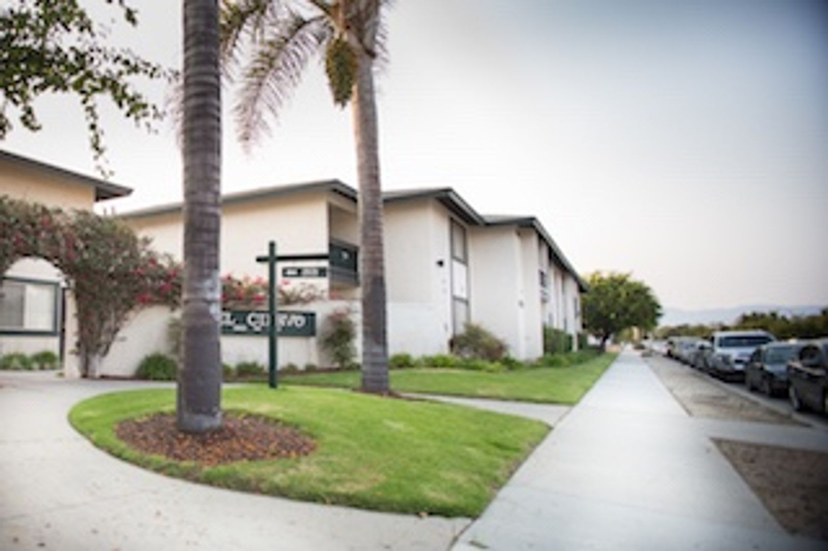 Oxnard Apartment: Del Ciervo Apts, A Co-Tenancy