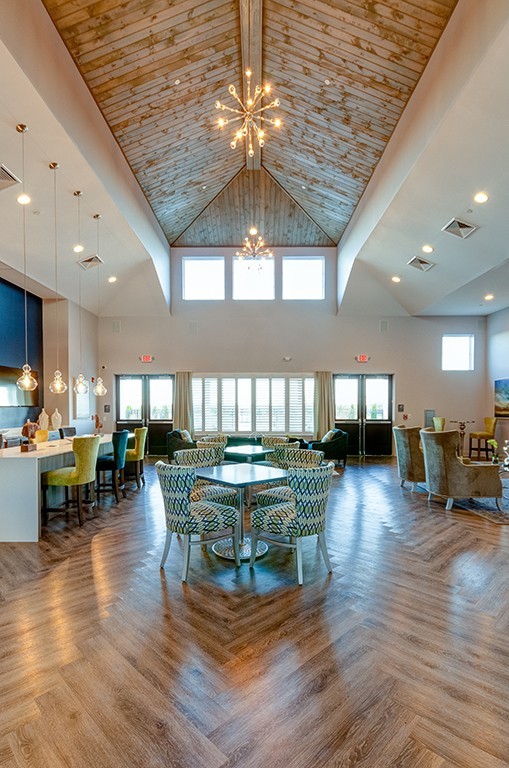 One Bedroom Luxury Apartment (Walk Up Building) 6 of 11