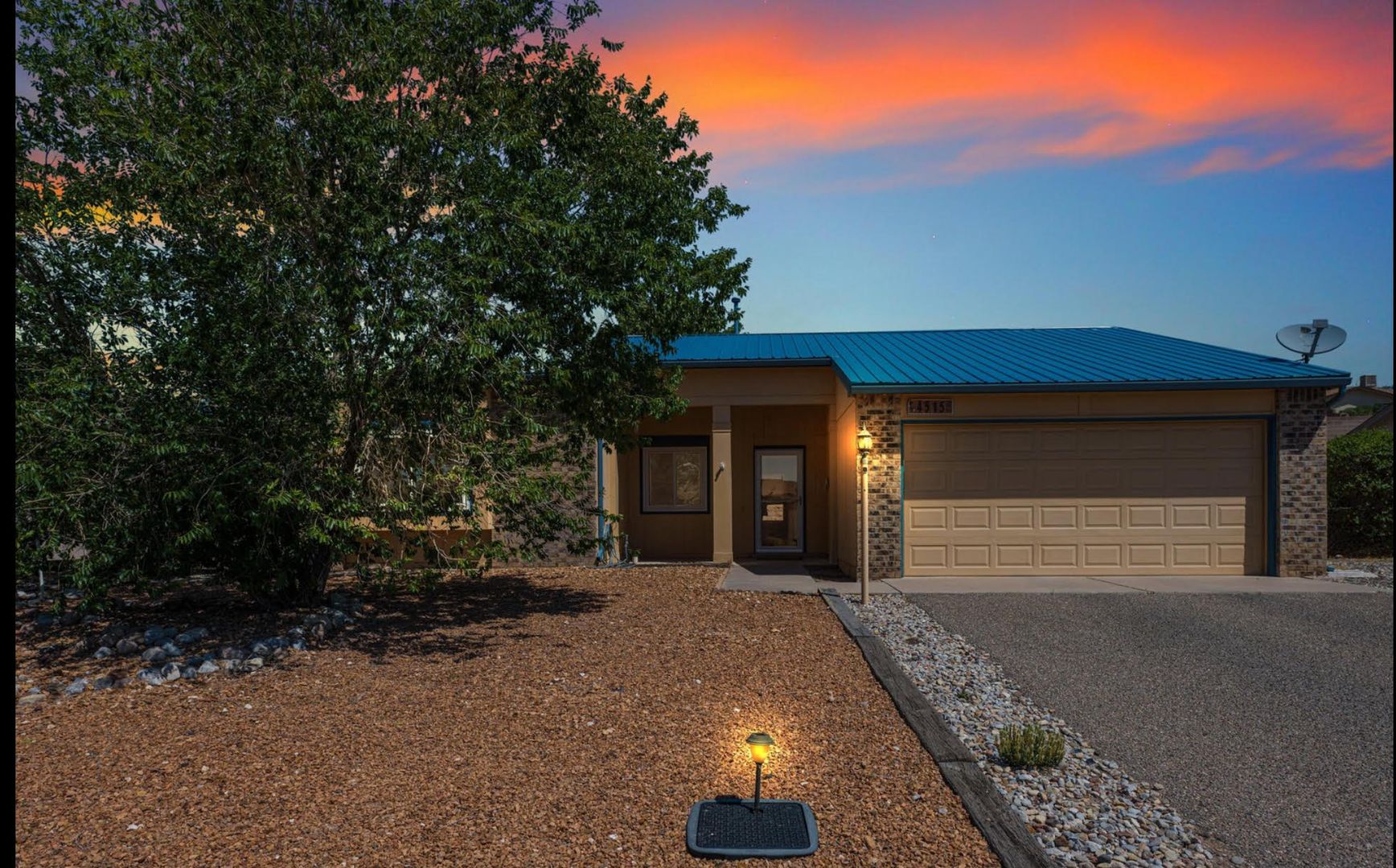 Rio Rancho House: 4515 Zirconia Dr NE