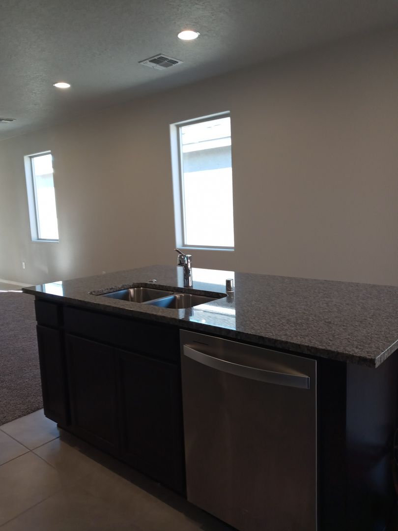 Rio Rancho House: 6484 Gannett Dr NE