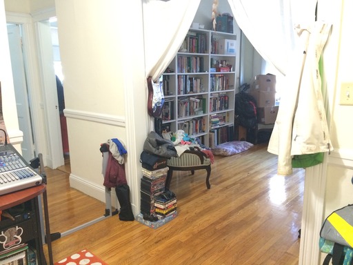 Spacious 1 Bedroom available! Great Location